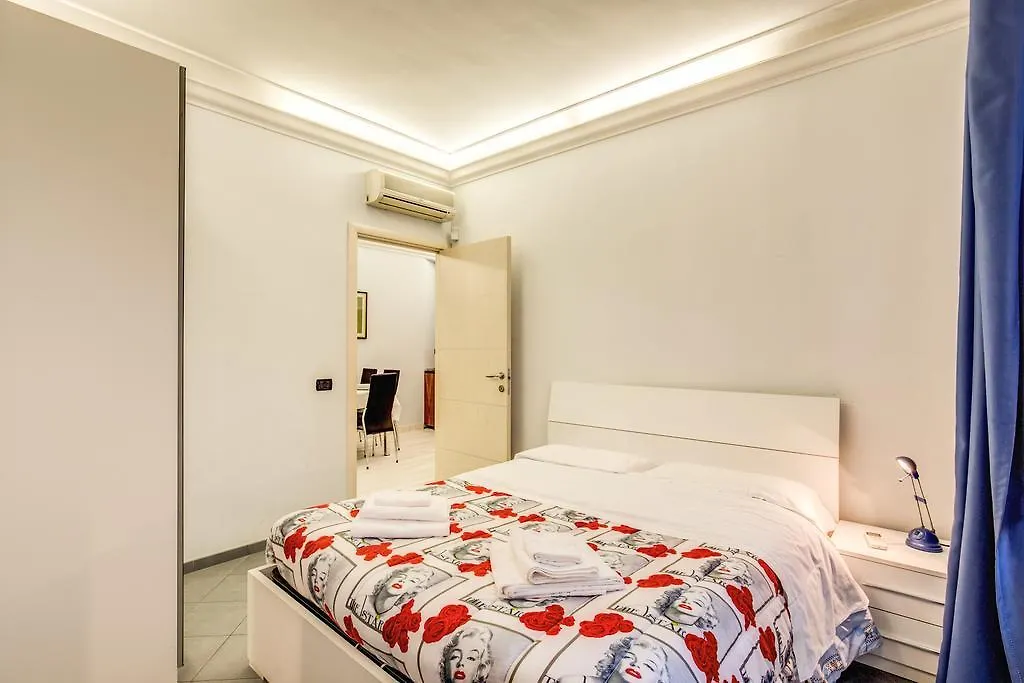 Ferienwohnung Flower Bed Rom Apartment