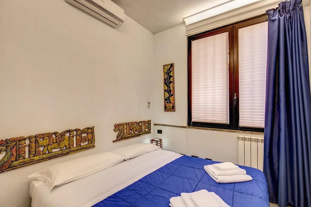 Ferienwohnung Flower Bed Rom Italien